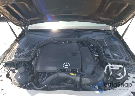 2020 Mercedes-Benz C 300 z USA, uszkodzony, nr VIN 55SWF8DB0LU322984